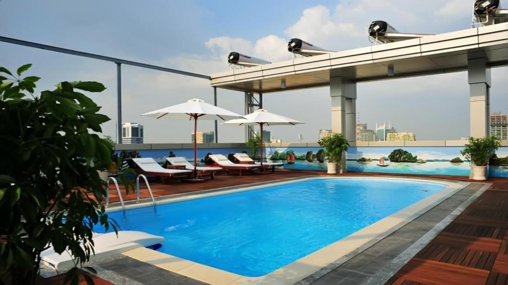 محوطه هتل محوطه هتل