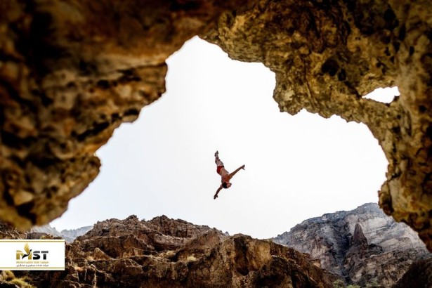 ۷ نقطه عالی در دنیا برای شیرجه از روی صخره