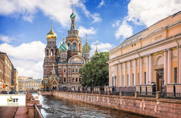 گردشی رمانتیک در کانال‌های آبی دنیا