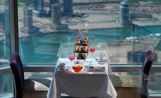 دبی و یکی از تجربه های لوکس آن – برج العرب