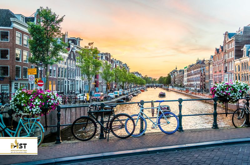 دوچرخه سواری در آمستردام