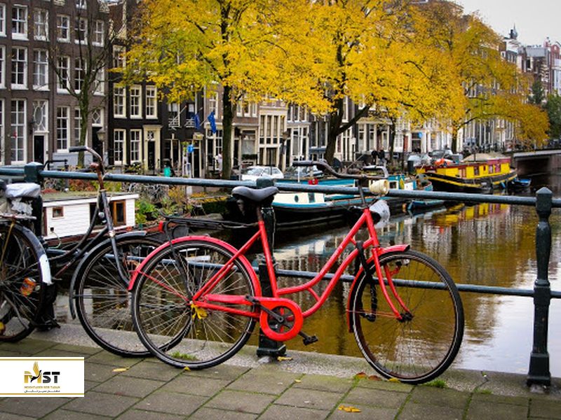 دوچرخه سواری در آمستردام