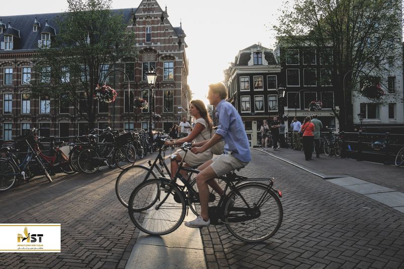 دوچرخه سواری در آمستردام