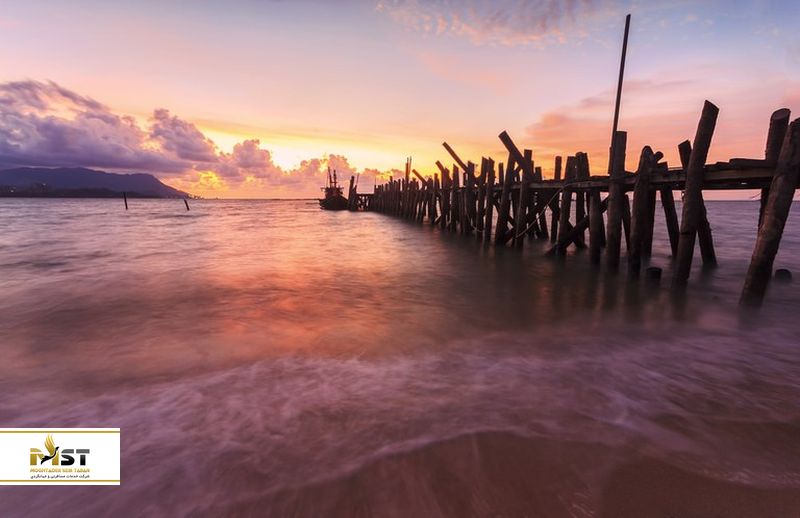 سواحل شنی آرام سرخ فام