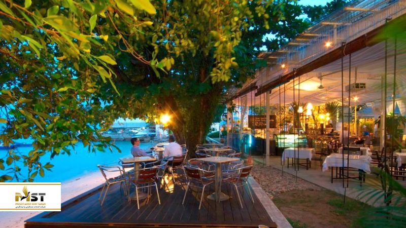 Beach blanket Babylon