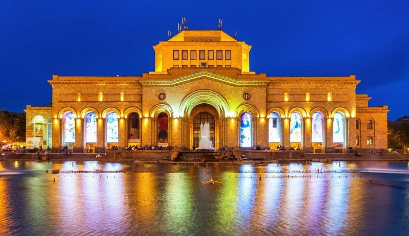 علاوه بر تفریحات شبانه، ارمنستان میزبان رویدادهای فرهنگی مهمی است که گردشگران را با تاریخ، هنر و موسیقی این کشور آشنا می&zwnj;کند. برخی از این برنامه&zwnj;های جذاب عبارت&zwnj;اند از: