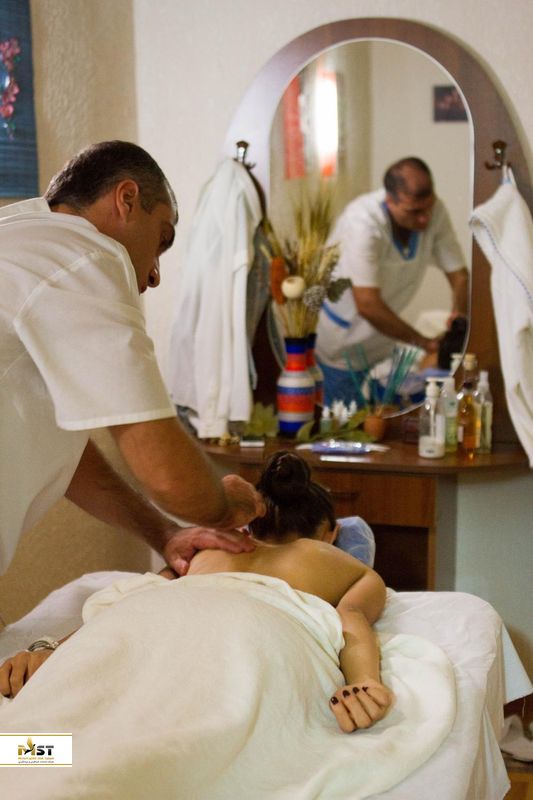 Seeing hands massage