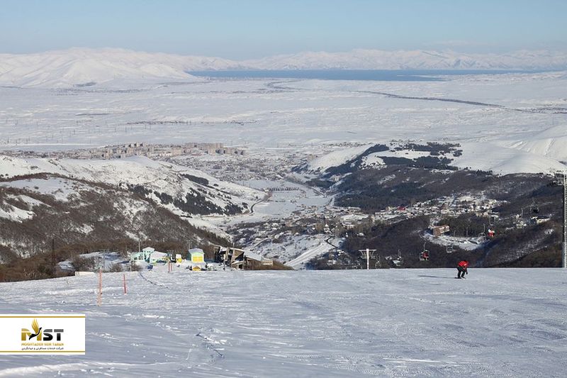 اسکی در تساخکادزور