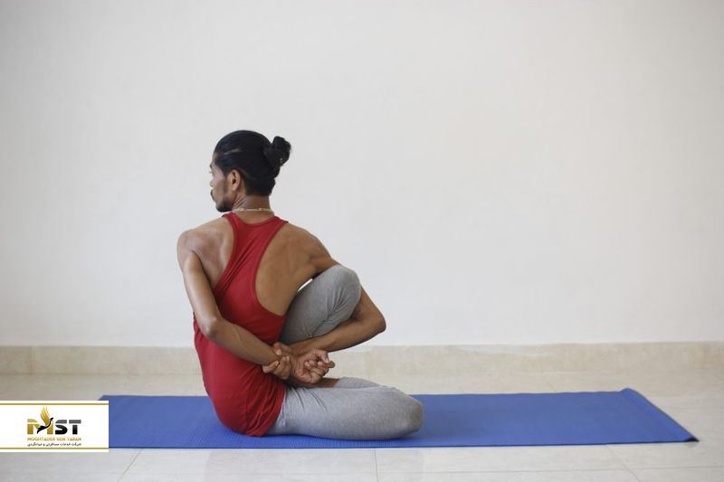 یوگای در قرمز