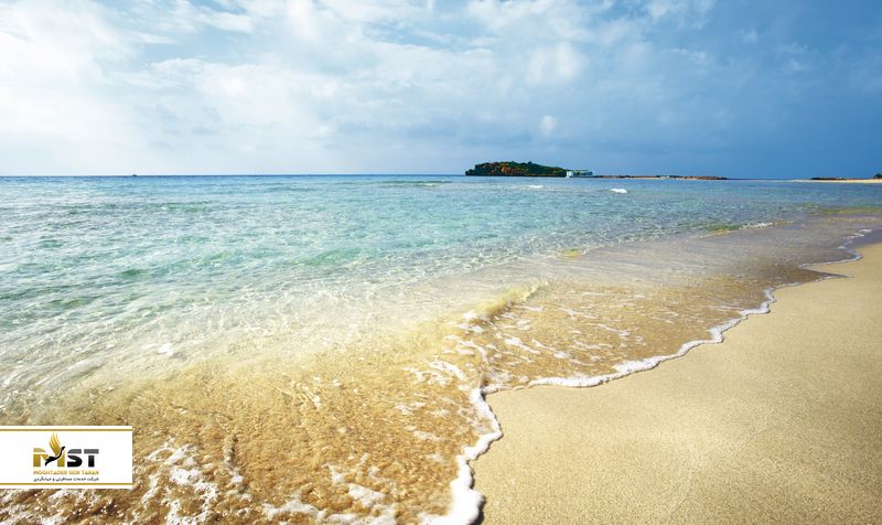 تفریحی در کنار ساحل