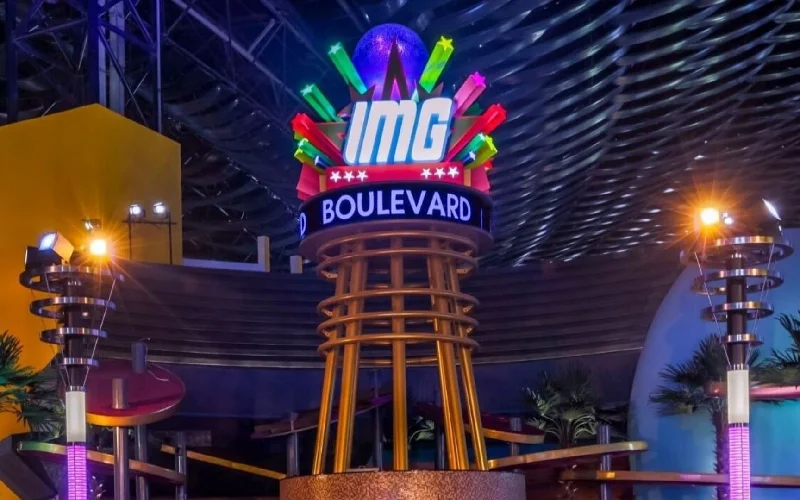 جاذبه&zwnj;های نزدیک به اوت لت مال دبی