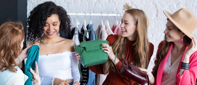 تفاوت اوت لت با مراکز خرید معمولی در دبی