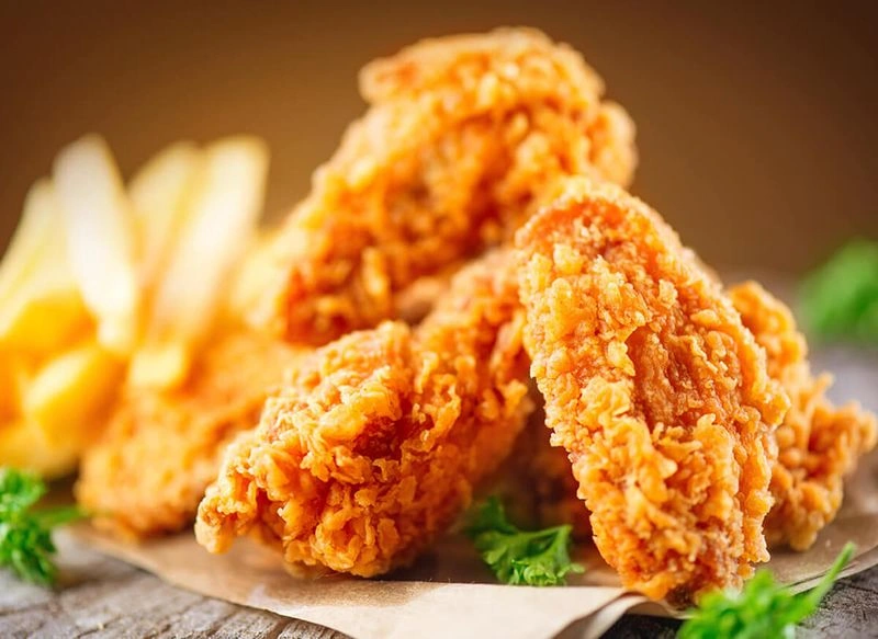 این رستوران، یکی از جاذبه&zwnj;های فوق&zwnj;العاده شکم &zwnj;گردی در بازار چینی&zwnj;های دبی است و با برگرهای خوش&zwnj;طعم و نوشیدنی&zwnj;های لذیذ به استقبال بازدیدکنندگان می&zwnj;آید. می&zwnj;توانید خستگی&zwnj;های گشت&zwnj;وگذار در مرکز خرید را در اتاق&zwnj;های غذاخوری گرم و راحت از تن بتکانید؛ با خیال راحت استراحت کنید و از فضای بسیار خنکی که این رستوران دارد لذت ببرید.&nbsp;