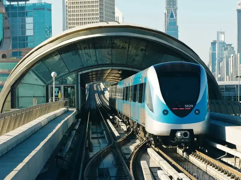 نقشه مترو دبی یک نمایش شماتیک از شبکه مترو است که تمام ایستگاه&zwnj;ها، نقاط انتقال و مناطق مختلف شهری را نشان می&zwnj;دهد.