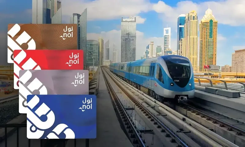 استفاده از مترو دبی ساده و راحت است. ایستگاه&zwnj;ها علائم و تابلوهای متعددی دارند و کارکنان نیز در دسترس هستند تا در صورت نیاز به شما کمک کنند. شما می&zwnj;توانید سوالات خود را از کارکنان مستقر در مترو بپرسید.