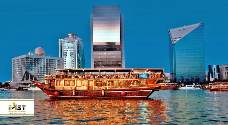 کروز سواری در کانال