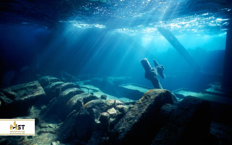 کشتی به گل نشسته