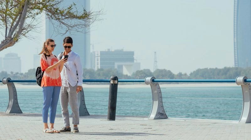 مزایای استفاده از اپلیکیشن&zwnj;های سفر در دبی