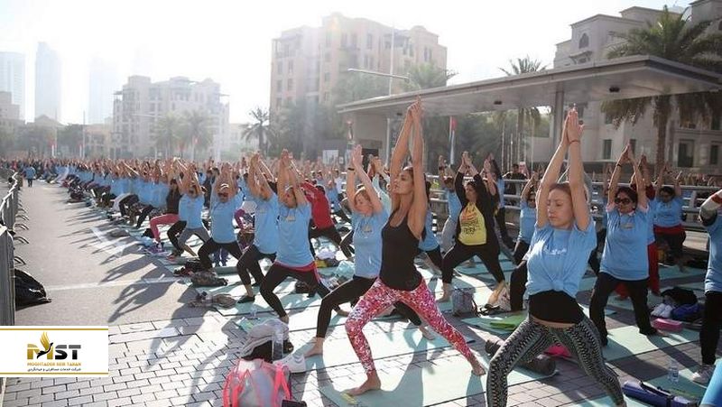مربیان در فستیوال یوگای دبی