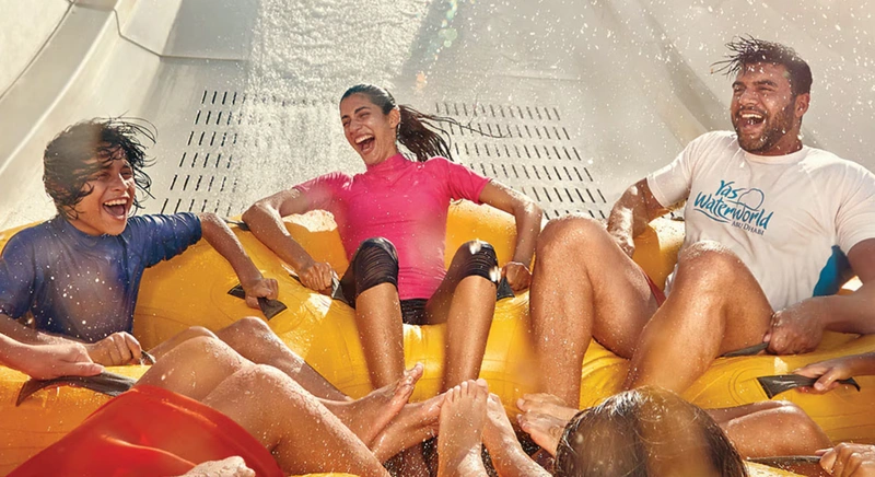 شاید به جرات بتوان گفت که در یاس واترورلد، تفریحات خانوادگی و گروهی را در سطح جدیدی تجربه خواهید کرد. قبلاً به چند مورد از تفریحات خانوادگی اشاره کردیم ولی امکانات تفریحی گروهی دیگری هم وجود دارد که عبارتاند از: