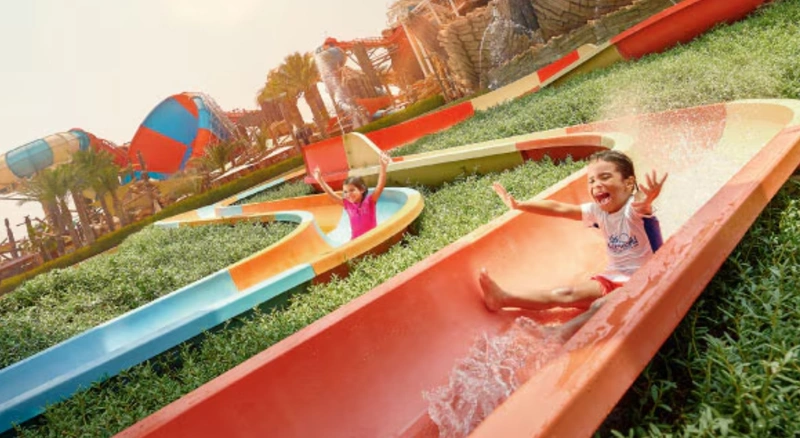 بخشهای مخصوص کودکان در پارک آبی یاس