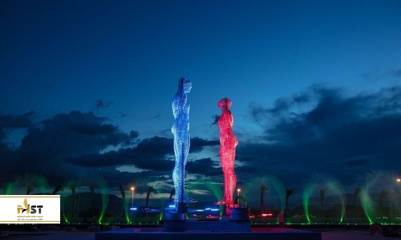 مجسمه علی و نینو