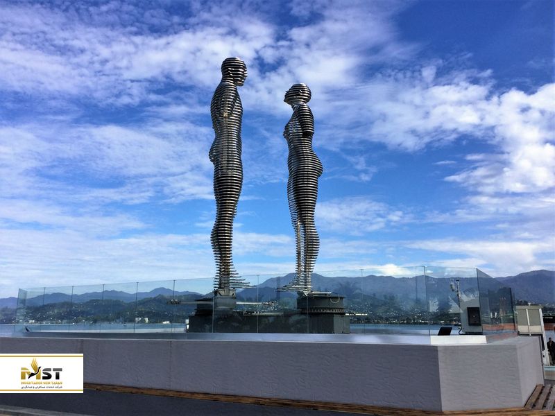 مجسمه عشق در باتومی