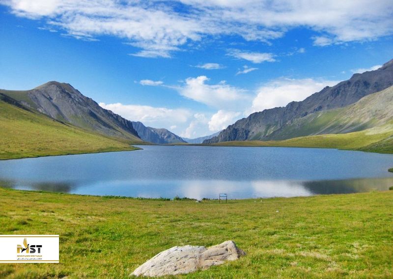 دریاچه صخره سیاه