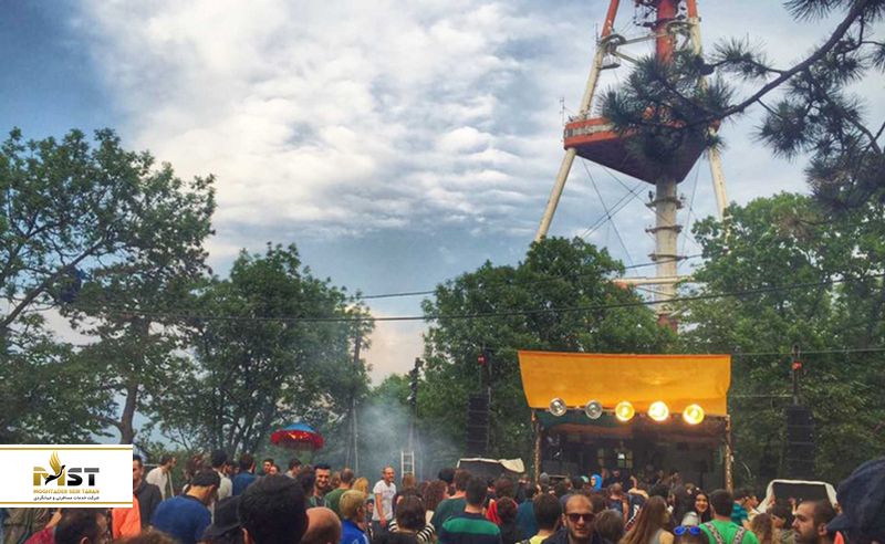 کافهی شبانه Mzesumzira s Ezo