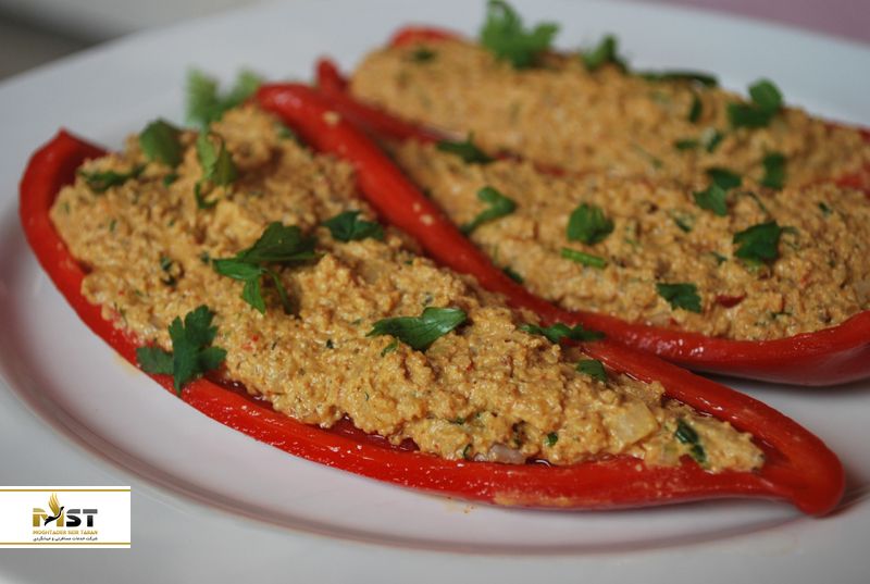 خوراک فلفل قرمز شکمپر با گردو