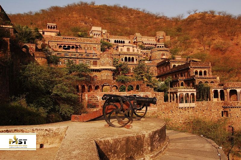 Neemrana fort palace