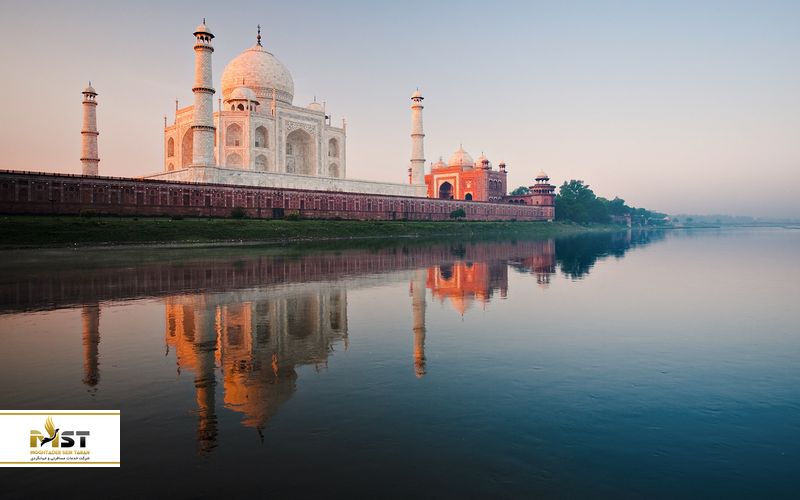 تاج محل در آگرای هندوستان