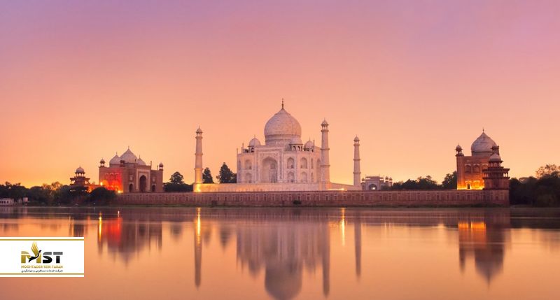 طلوع خورشید در تاج محل