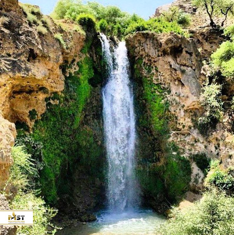 آبشار آب گرم