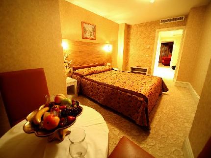 golden_hill_istanbul_100320091245415705