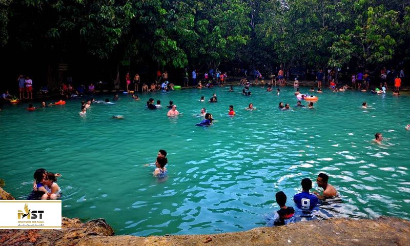 استخرهای زمردین کرابی