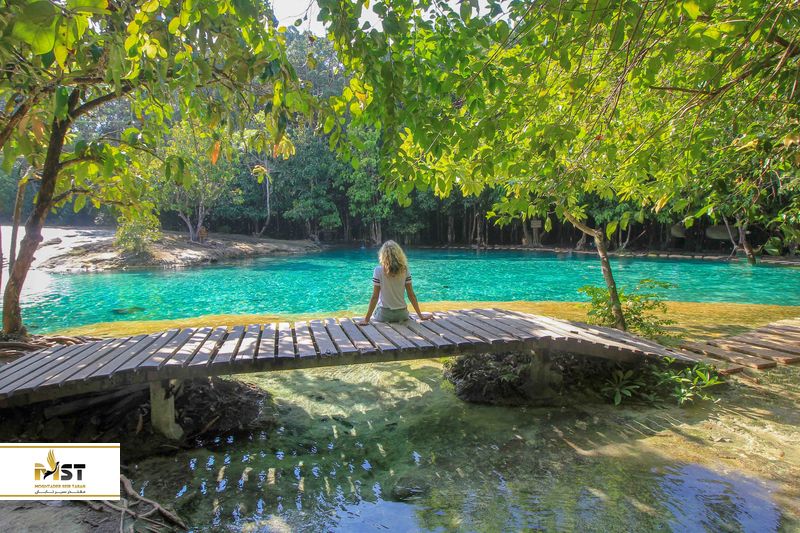 استخرهای زمردین کرابی