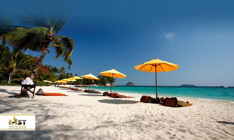 کلاس یوگا در جزیره فی فی