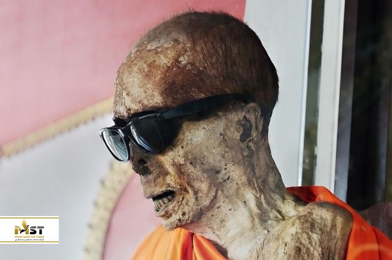 mummy-monk