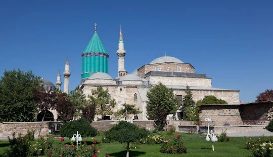 قونیه؛ آرامگاه مولانا و عرفان اسلامی