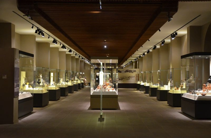 موزه تمدن&zwnj;های آناتولی (Museum of Anatolian Civilizations)، به عنوان مکانی برای نگه&zwnj;داری قدیمی&zwnj;ترین آثار باستانی آنکارا، این روزها اهمیت ویژه&zwnj;ای در بین گردشگران پیدا کرده است. از آنجایی که آناتولی در گذشته محل سکونت انسان&zwnj;های اولیه و اولین نسل بشر بوده