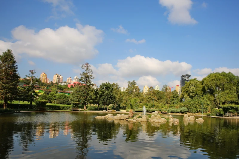 دریاچه مصنوعی و فضای سبز پارک گولت