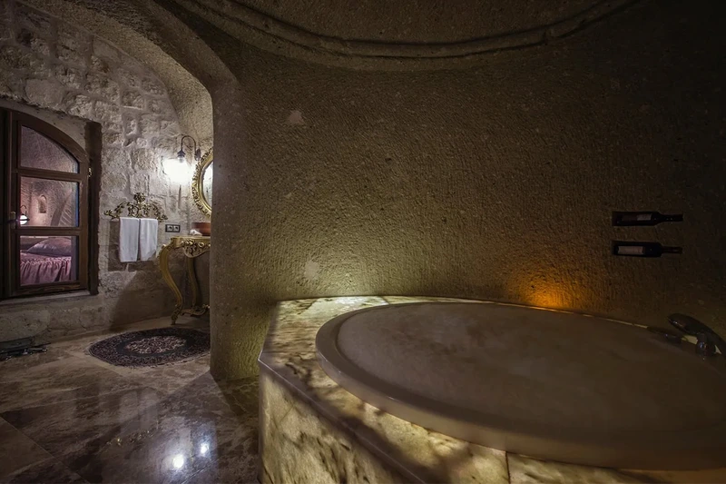  حمام لوکس و سنگی در سوئیت هتل الیکا اسپا کاپادوکیا