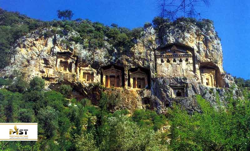 آرامگاه صخره&zwnj;ای ساریان