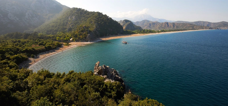 زیبایی بی&zwnj;نظیر ساحل دنج و آرام چیرالی در اطراف شهر آنتالیا