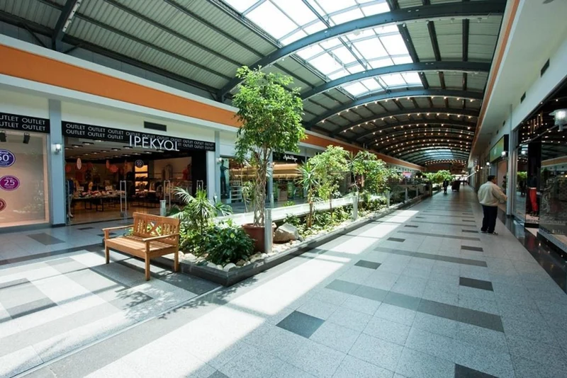 تجربهای لذتبخش از خرید اقتصادی در فضای دلنشین مرکز خرید اوتلت دیپو آنتالیا