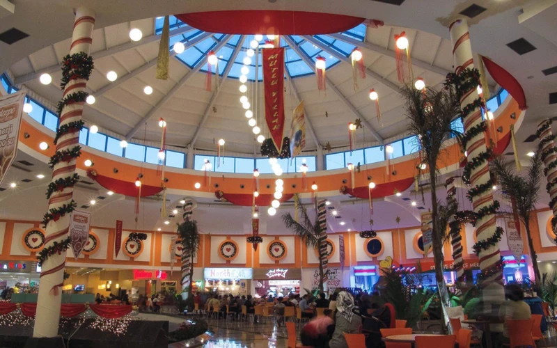 فود کورت مرکز خرید اوتلت دیپو؛ فرصتی مناسب برای استراحت و تفریح