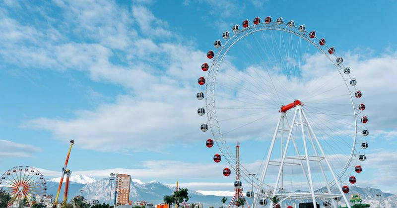 شهربازی اکتور لونا پارک – هیجان در قلب آنتالیا