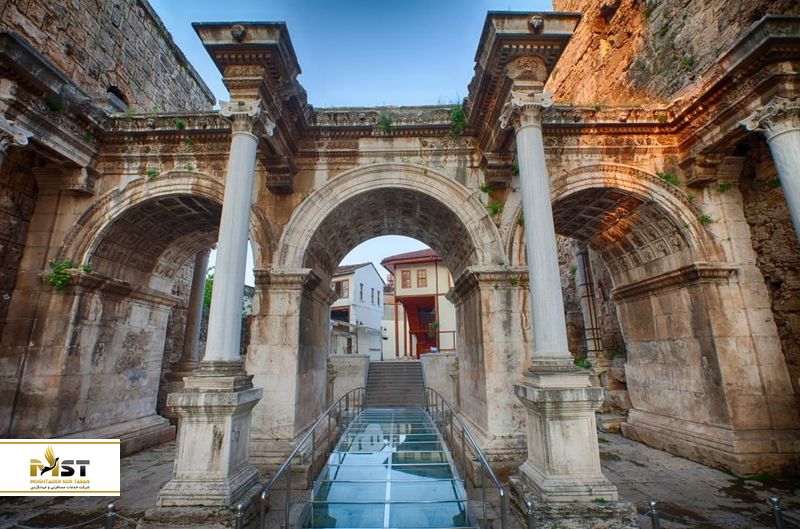 دروازه هاردیان در آنتالیا