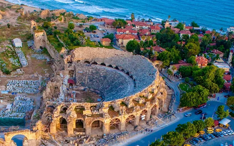 داستان جالب تبدیل شدن نیکلاس به بابانوئل امروزی را در ادامه توضیح می دهیم تا بدانید که شخصیت بابانوئل از کجا آمده است.